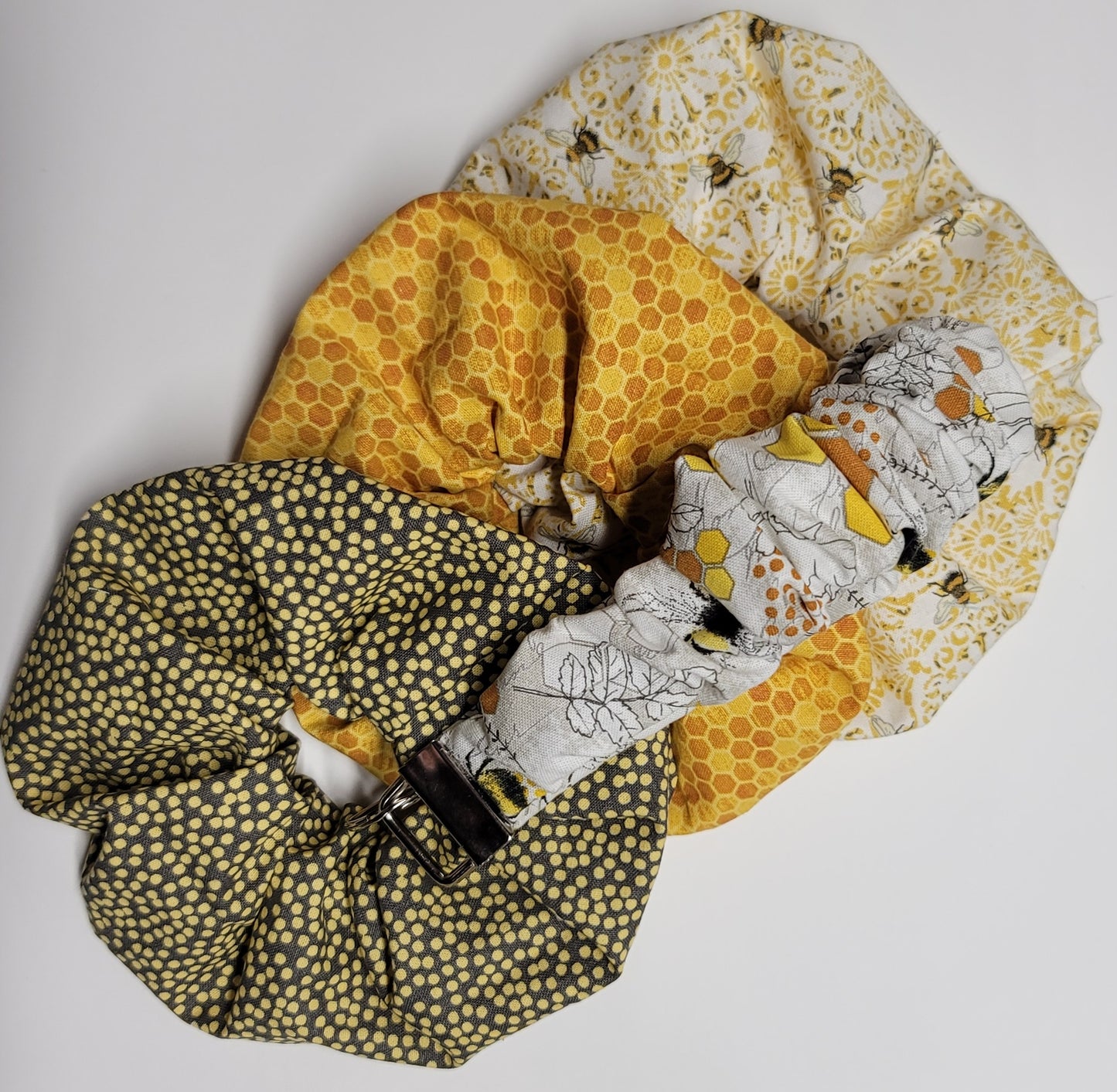 SETS OF SCRUNCHIE AND FOB