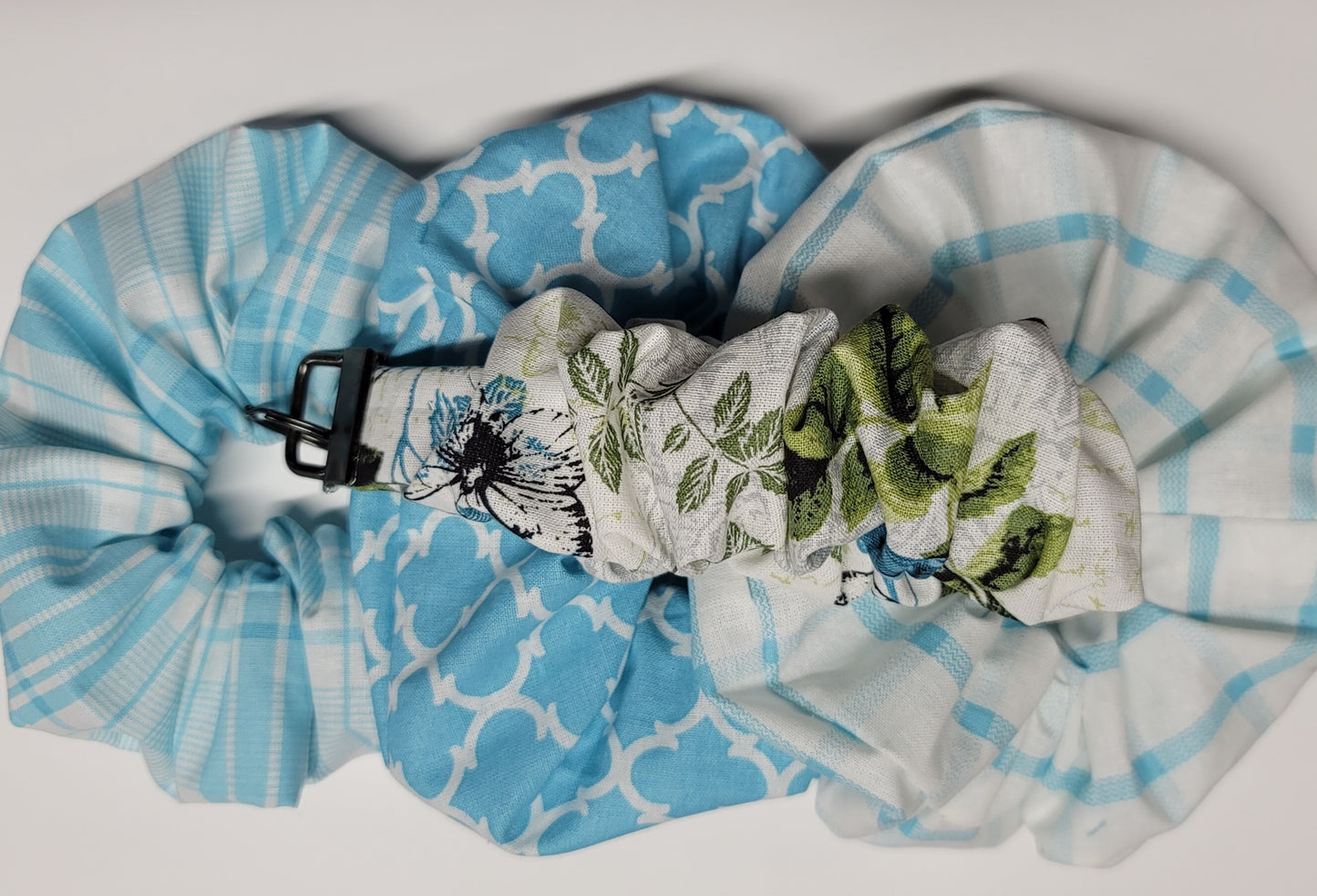 SETS OF SCRUNCHIE AND FOB
