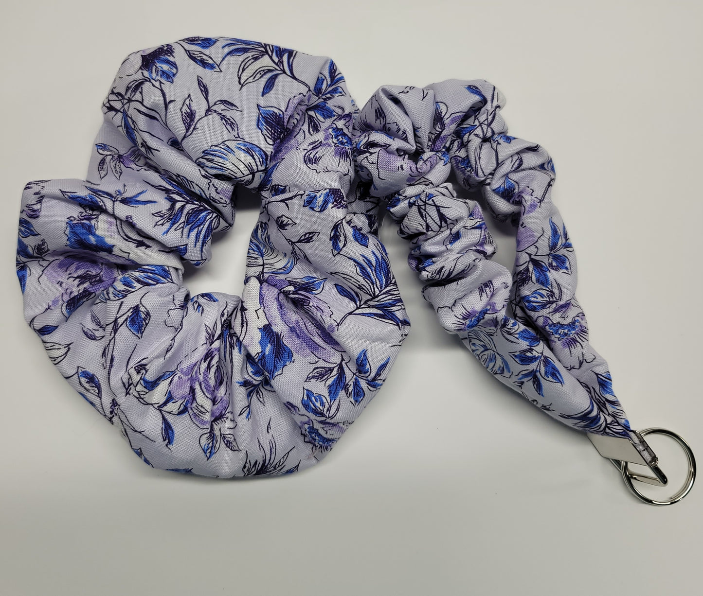SETS OF SCRUNCHIE AND FOB