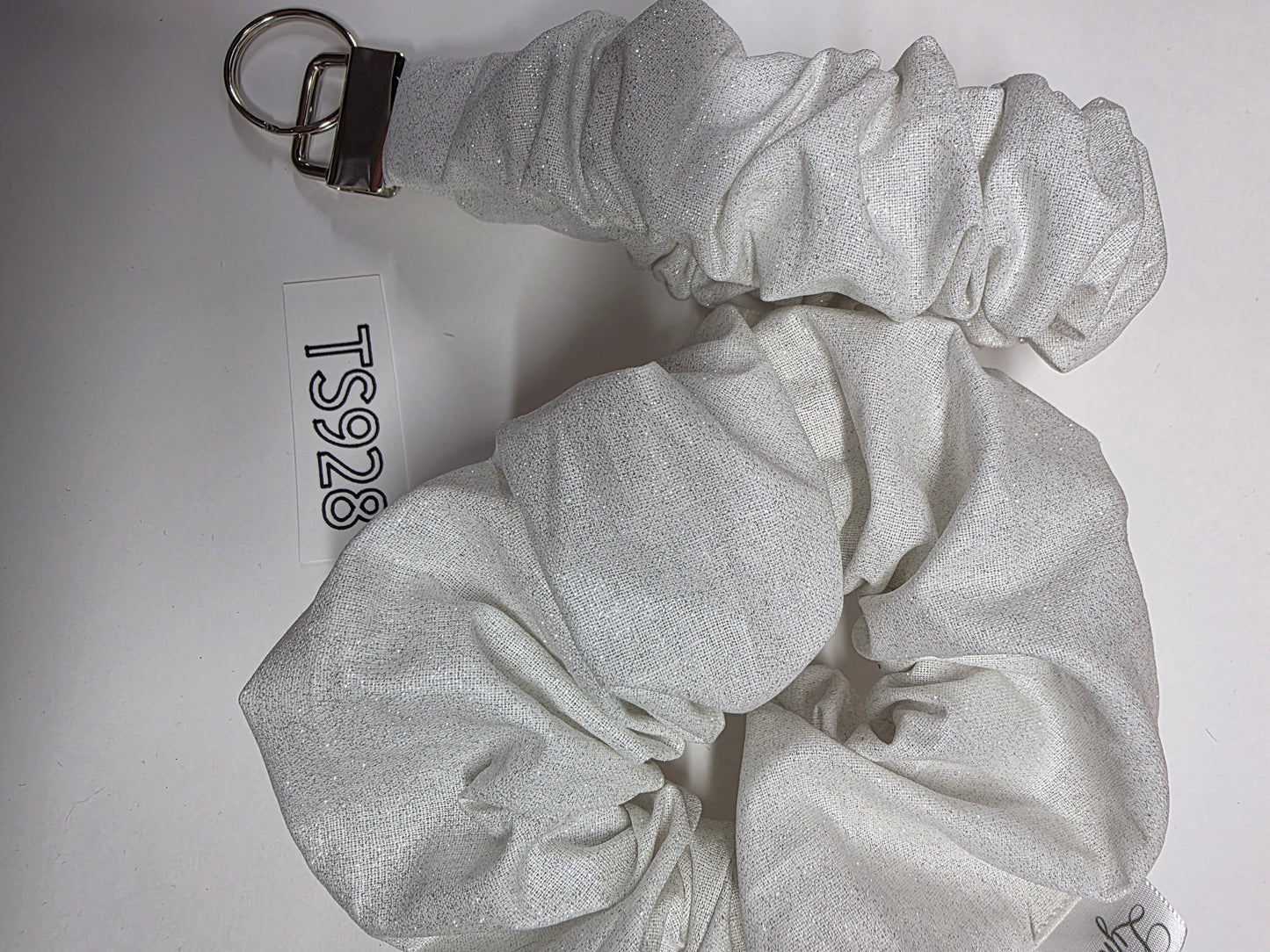 SETS OF SCRUNCHIE AND FOB