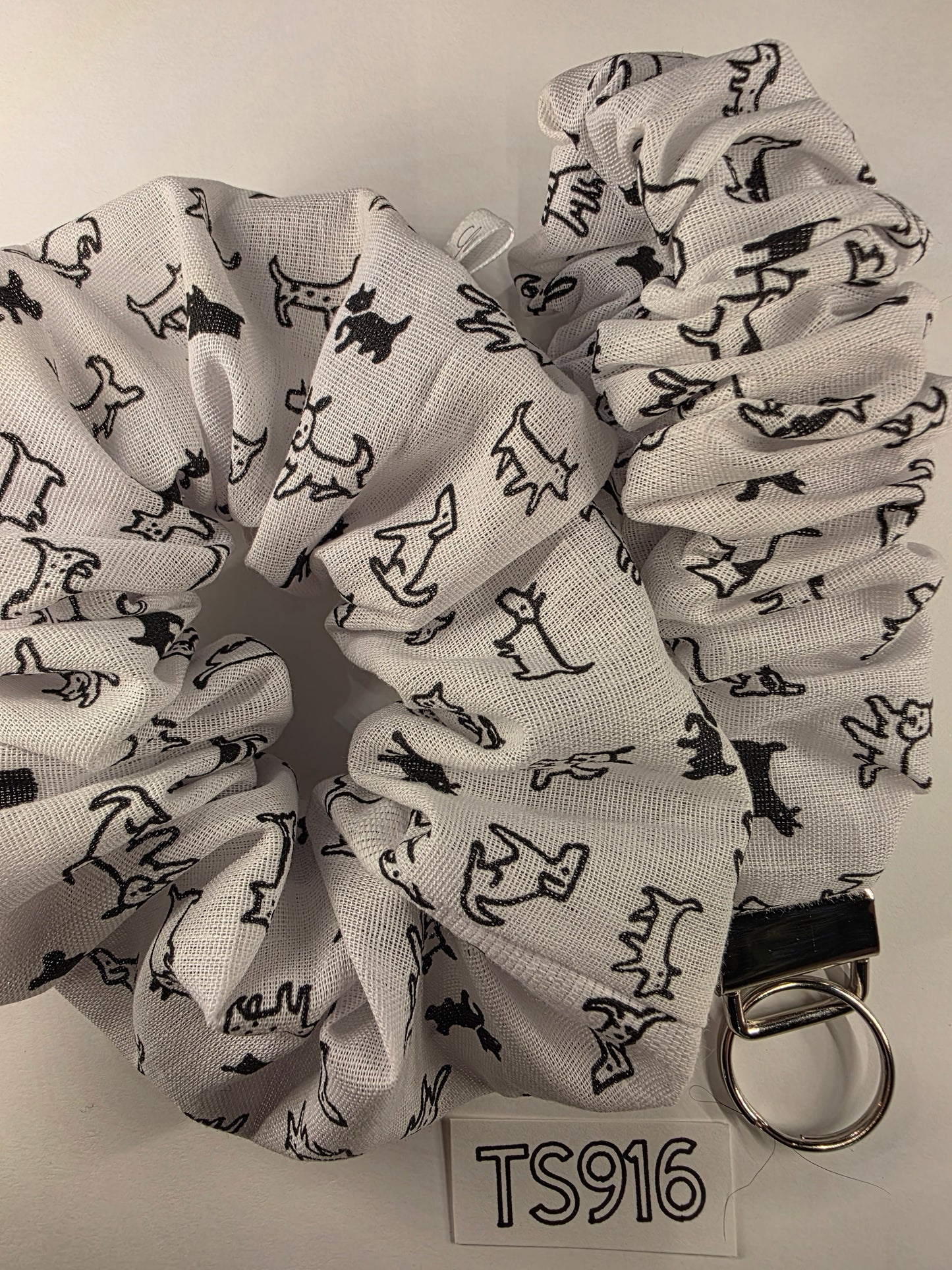 SETS OF SCRUNCHIE AND FOB