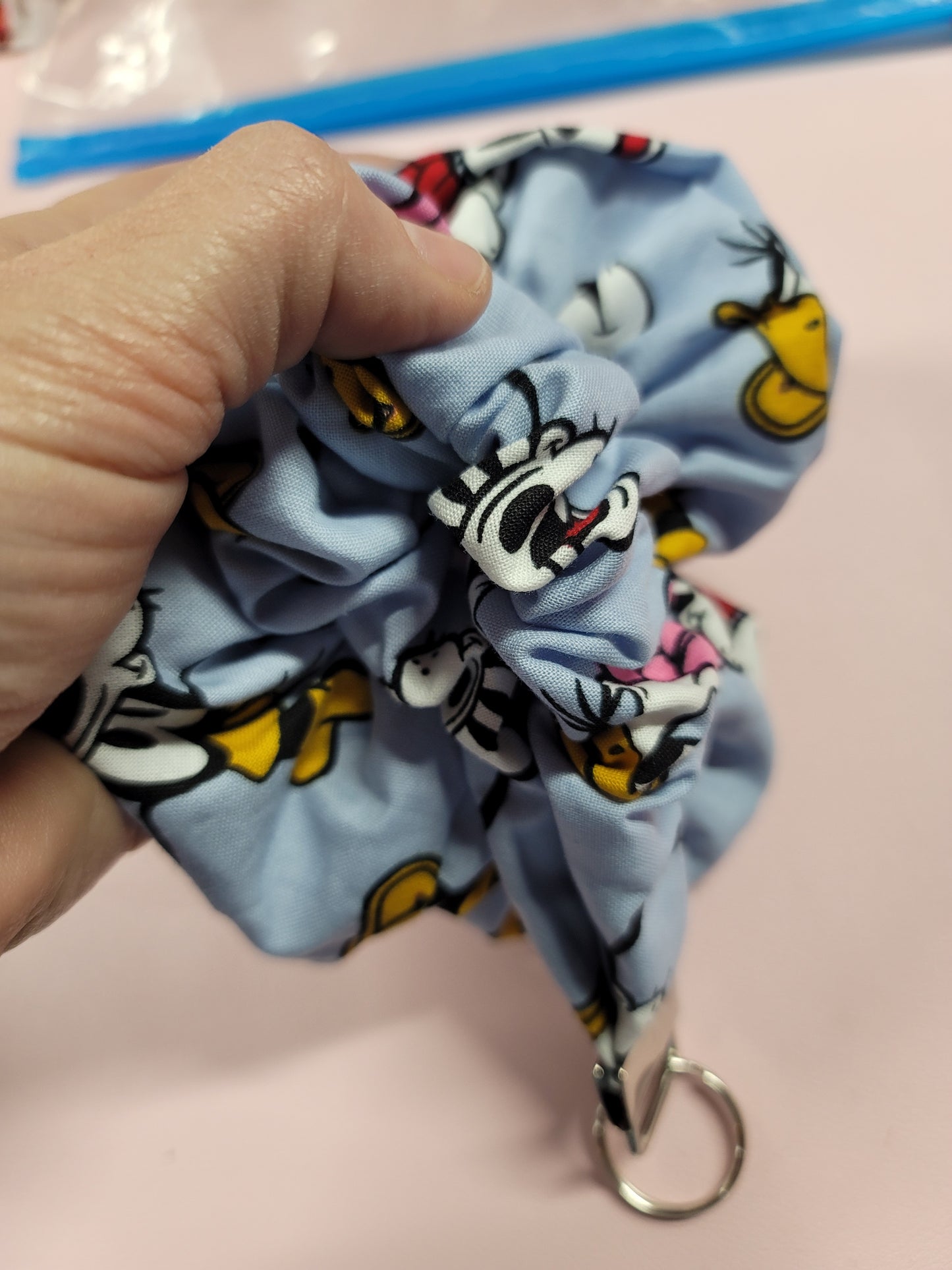 SETS OF SCRUNCHIE AND FOB